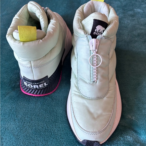 Sorel Women's Waterproof Puffy Boot / Mint 8.5 - Picture 7 of 7